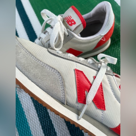 New Balance 720 Athletic Shoes with Suede Mesh - Picture 4 of 13